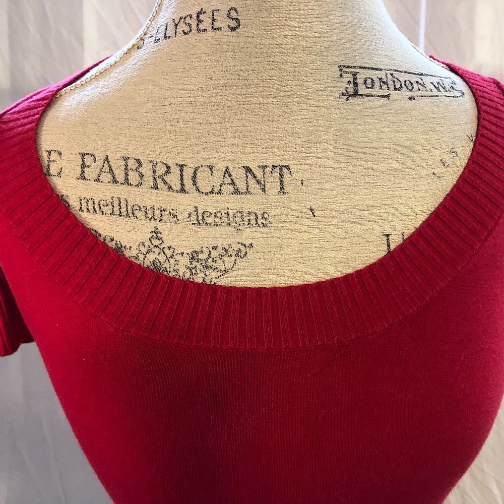 Le Chateau Short Sleeves Seater: Size S